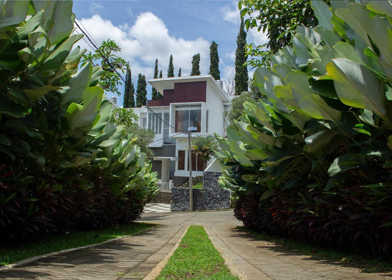 Rockwood Resort & Villa'S Batu  Extérieur photo